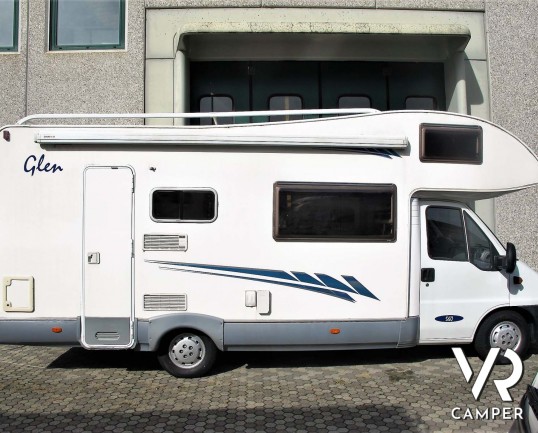 McLouis Glen 560 - camper mansardato, camper usato, camper 7 posti letto, doppia dinette, letti a castello, Fiat Ducato 145 CV, camper torino, camper
