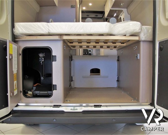 Burstner Eliseo C 540: camper furgonato nuovo con letto sul tetto, accessoriato con pacchetto Eliseo + Eliseo Select. Su Fiat Ducato 140 CV.