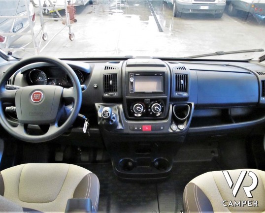 Knaus Boxstar 600 Family - camper usato furgonato 4 posti letto, con letti a castello matrimoniali posteriori, retrocamera, navigatore. Su Fiat Ducato