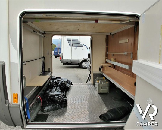 Hymer B 614 SL - camper usato motorhome con telaio Maxi, su motore Fiat Ducato 146 CV. In vendita da Italia VR - Vendita camper Torino - Vendita campe