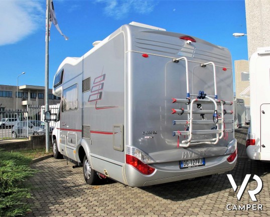 Hymer Camp 544 SL - camper usato, camper mansardato, camper 5 posti letto, dotato di veranda, oscuranti, antenna tv. Su Fiat Ducato 130 CV. In vendita
