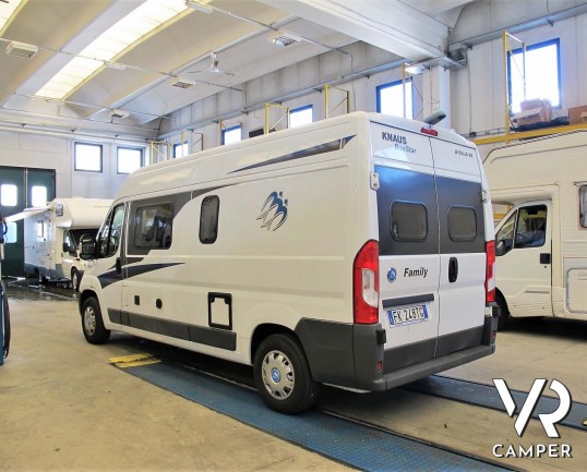 Knaus Boxstar 600 Family - camper usato furgonato 4 posti letto, con letti a castello matrimoniali posteriori, retrocamera, navigatore. Su Fiat Ducato
