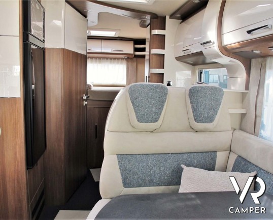 Carthago C-Tourer I 142 - camper nuovo motorhome con letto matrimoniale. In esposizione durante il Porte Aperte 9-10-11 Ottobre 2020 da Italia VR