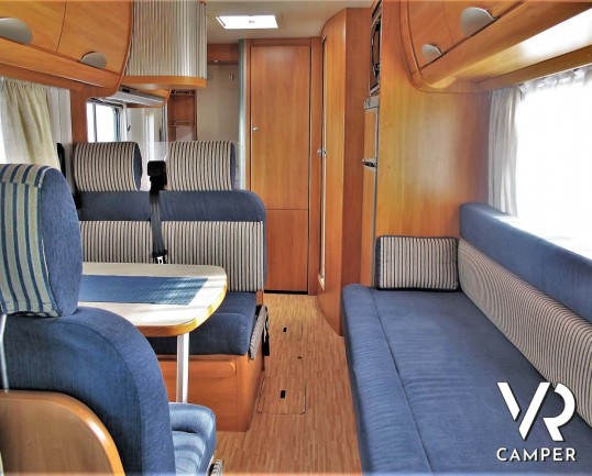 Hymer Camp 544 SL - camper usato, camper mansardato, camper 5 posti letto, dotato di veranda, oscuranti, antenna tv. Su Fiat Ducato 130 CV. In vendita