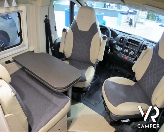 Burstner Campeo C 540 furgonato nuovo colore bianco con letto sul tetto, accessoriato con pacchetto Campeo + Active. Su Fiat Ducato 140 CV. Italia VR
