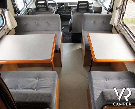 Elnagh Magnum 561 - camper motorhome usato 5 posti, su Ducato 2.500 D. Dotato di veranda, antenna tv, portabici, 2° serbatoio acqua, ventolone oblò. I