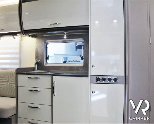 Burstner Lyseo TD 644 G Privilège: camper semintegrale nuovo con zona living posteriore trasformabile in zona notte e garage. In esposizione da Italia