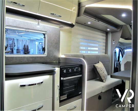 Burstner Lyseo TD 680 G Privilège: camper semintegrale nuovo 4 posti, con letto basculante e ampio bagno posteriore. In esposizione da Italia VR a Tor