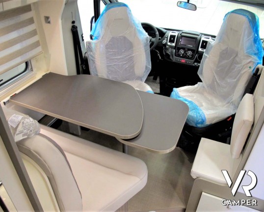 Burstner Travel Van 620 G - camper nuovo semintegrale con letti gemelli, accessoriato con Pacchetto Premium. Su Fiat Ducato 160 CV. In visione da Ital