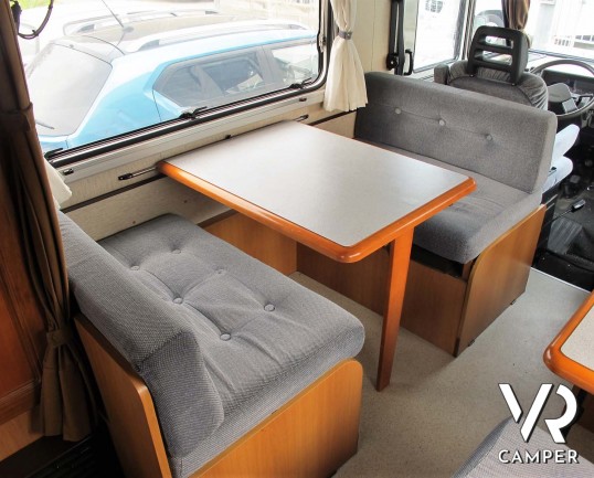 Elnagh Magnum 561 - camper motorhome usato 5 posti, su Ducato 2.500 D. Dotato di veranda, antenna tv, portabici, 2° serbatoio acqua, ventolone oblò. I