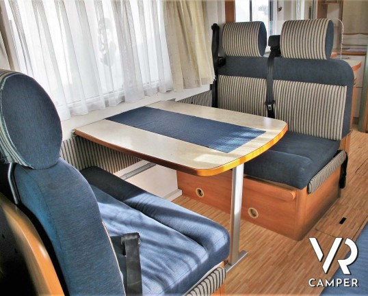 Hymer Camp 544 SL - camper usato, camper mansardato, camper 5 posti letto, dotato di veranda, oscuranti, antenna tv. Su Fiat Ducato 130 CV. In vendita