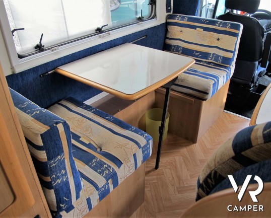 McLouis Glen 560 - camper mansardato, camper usato, camper 7 posti letto, doppia dinette, letti a castello, Fiat Ducato 145 CV, camper torino, camper