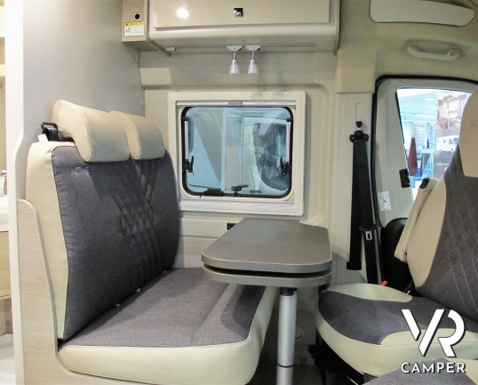 Burstner Campeo C 540 furgonato nuovo colore bianco con letto sul tetto, accessoriato con pacchetto Campeo + Active. Su Fiat Ducato 140 CV. Italia VR