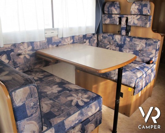 Rimor Super Brig 728 - camper mansardato usato con 7 posti letto, su Mercedes 312 2,9 TDI (123 CV). Lungo 7,43 mt. Ideale per viaggi di famiglia. Ital