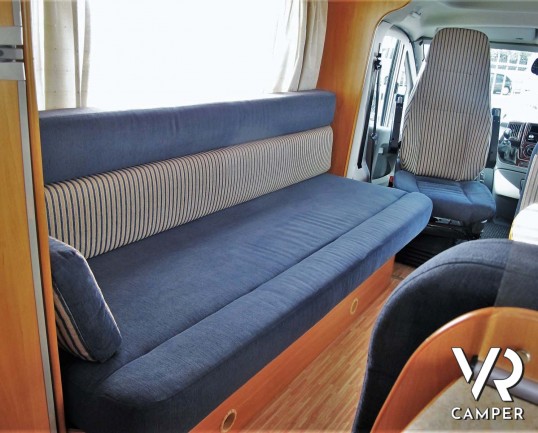 Hymer Camp 544 SL - camper usato, camper mansardato, camper 5 posti letto, dotato di veranda, oscuranti, antenna tv. Su Fiat Ducato 130 CV. In vendita