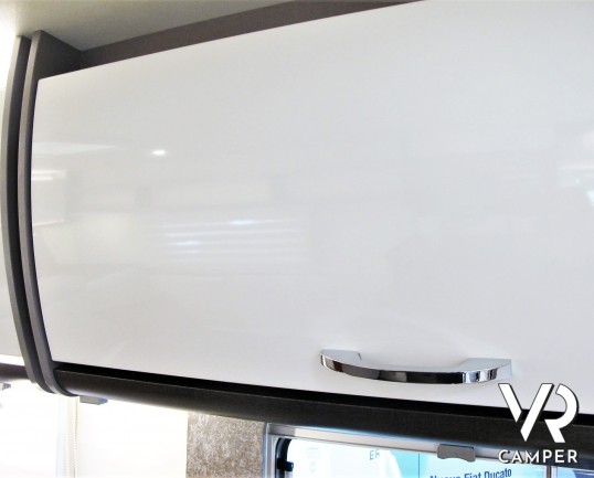 Burstner Lyseo TD 644 G Privilège: camper semintegrale nuovo con zona living posteriore trasformabile in zona notte e garage. In esposizione da Italia