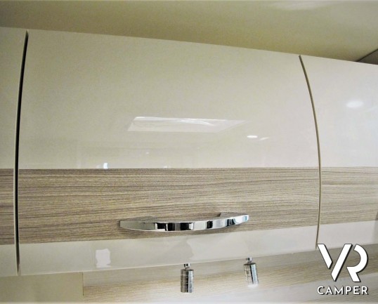 Burstner Travel Van 620 G - camper nuovo semintegrale con letti gemelli, accessoriato con Pacchetto Premium. Su Fiat Ducato 160 CV. In visione da Ital