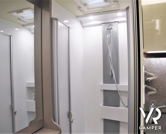 Burstner Lyseo TD 680 G Privilège: camper semintegrale nuovo 4 posti, con letto basculante e ampio bagno posteriore. In esposizione da Italia VR a Tor