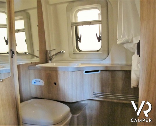 Knaus Boxstar 600 Family - camper usato furgonato 4 posti letto, con letti a castello matrimoniali posteriori, retrocamera, navigatore. Su Fiat Ducato