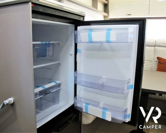 Burstner Lyseo TD 644 G Privilège: camper semintegrale nuovo con zona living posteriore trasformabile in zona notte e garage. In esposizione da Italia