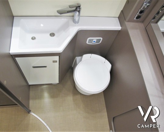 Burstner Lyseo TD 680 G Privilège: camper semintegrale nuovo 4 posti, con letto basculante e ampio bagno posteriore. In esposizione da Italia VR a Tor