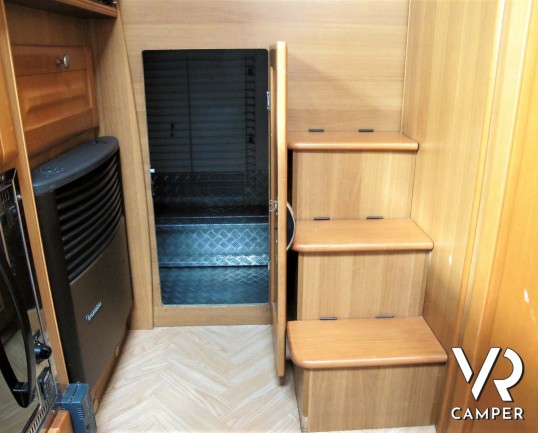 CI Pegaso - camper usato mansardato con letto matrimoniale trasversale e garage. In vendita da Italia VR a Druento - Torino