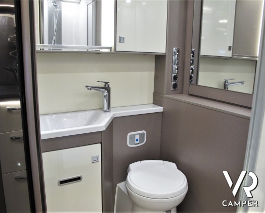 Burstner Lyseo TD 680 G Privilège: camper semintegrale nuovo 4 posti, con letto basculante e ampio bagno posteriore. In esposizione da Italia VR a Tor