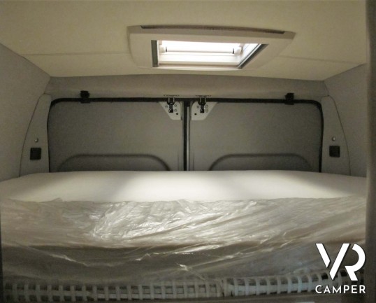 Knaus Boxstar 600 Family - camper usato furgonato 4 posti letto, con letti a castello matrimoniali posteriori, retrocamera, navigatore. Su Fiat Ducato