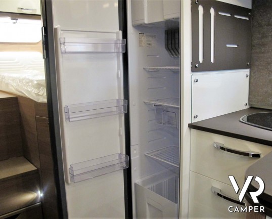 Burster Lyseo TD 690 G Privilege - camper semintegrale nuovo con letti gemelli e basculante, dinette trasformabile in letto, garage doppio portellone. Si Fiat Ducato 160 CV