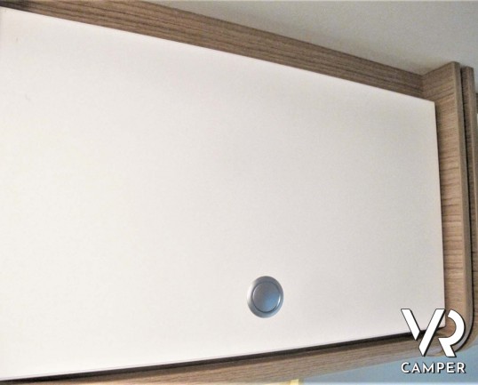 Carado Van 540: camper furgonato nuovo con letto matrimoniale trasversale, 3 posti letto. Su Fiat Ducato 140 CV. In vendita da Italia VR a Torino - Druento