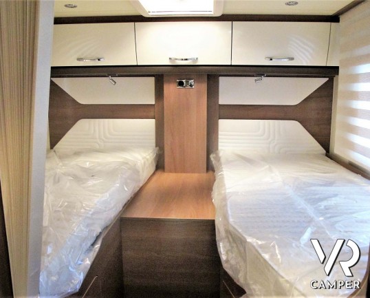 Burster Lyseo TD 690 G Privilege - camper semintegrale nuovo con letti gemelli e basculante, dinette trasformabile in letto, garage doppio portellone. Si Fiat Ducato 160 CV