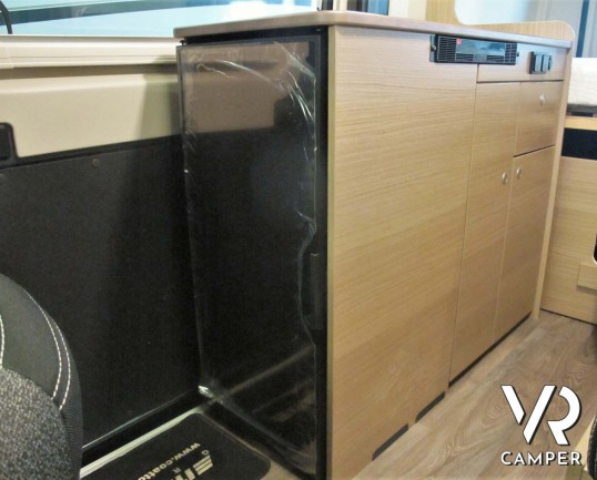 Carado Van 540: camper furgonato nuovo con letto matrimoniale trasversale, 3 posti letto. Su Fiat Ducato 140 CV. In vendita da Italia VR a Torino - Druento