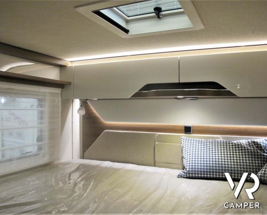 Hymer B-MC I 550 - camper nuovo motorhome con letto matrimoniale e basculante, accessoriato con pacchetto WhiteLine, su Mercedes Benz 170 CV