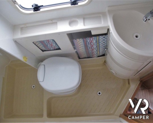 Rimor X-Go 202: Camper semintegrale usato 4 posti, pochi chilometri, in vendita a Torino - Druento