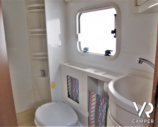 Rimor X-Go 202: Camper semintegrale usato 4 posti, pochi chilometri, in vendita a Torino - Druento