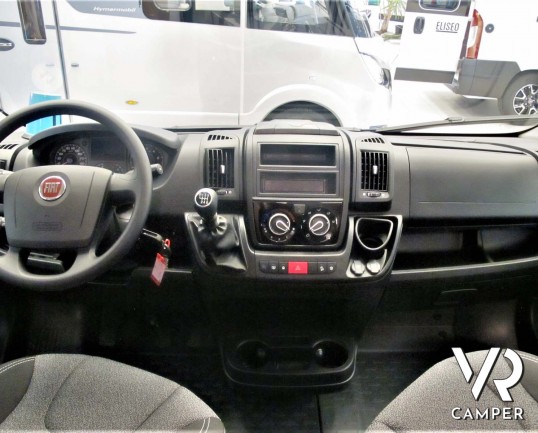 Carado Van 540: camper furgonato nuovo con letto matrimoniale trasversale, 3 posti letto. Su Fiat Ducato 140 CV. In vendita da Italia VR a Torino - Druento