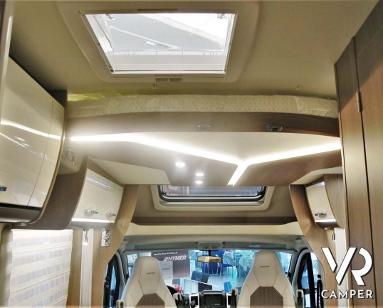 Burster Lyseo TD 690 G Privilege - camper semintegrale nuovo con letti gemelli e basculante, dinette trasformabile in letto, garage doppio portellone. Si Fiat Ducato 160 CV