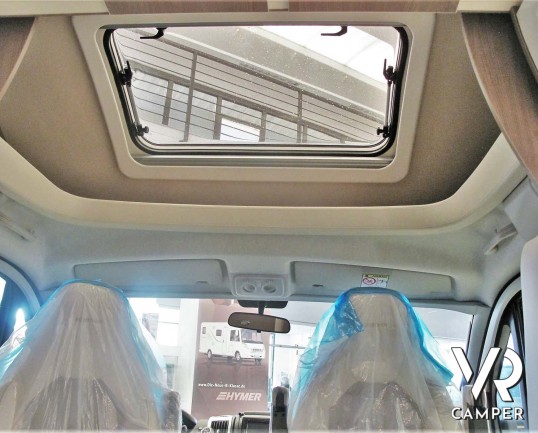 Burster Lyseo TD 690 G Privilege - camper semintegrale nuovo con letti gemelli e basculante, dinette trasformabile in letto, garage doppio portellone. Si Fiat Ducato 160 CV