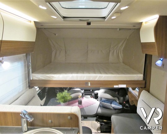 Hymer B-MC I 550 - camper nuovo motorhome con letto matrimoniale e basculante, accessoriato con pacchetto WhiteLine, su Mercedes Benz 170 CV