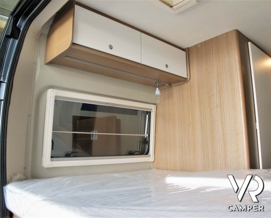 Carado Van 540: camper furgonato nuovo con letto matrimoniale trasversale, 3 posti letto. Su Fiat Ducato 140 CV. In vendita da Italia VR a Torino - Druento