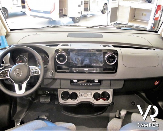 Hymer B-MC I 550 - camper nuovo motorhome con letto matrimoniale e basculante, accessoriato con pacchetto WhiteLine, su Mercedes Benz 170 CV