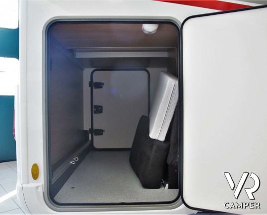 Burster Lyseo TD 690 G Privilege - camper semintegrale nuovo con letti gemelli e basculante, dinette trasformabile in letto, garage doppio portellone. Si Fiat Ducato 160 CV