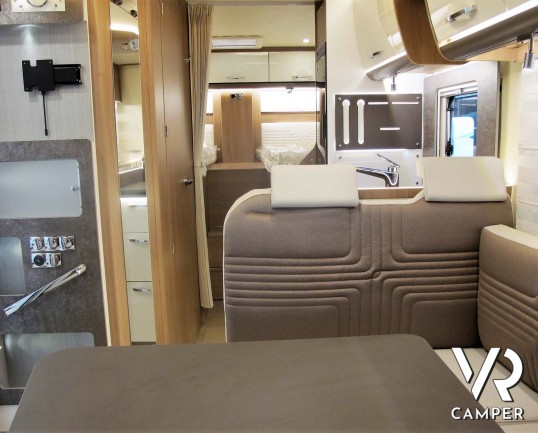 Burster Lyseo TD 690 G Privilege - camper semintegrale nuovo con letti gemelli e basculante, dinette trasformabile in letto, garage doppio portellone. Si Fiat Ducato 160 CV