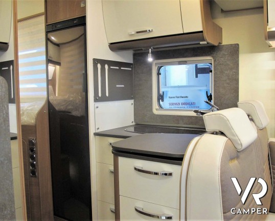 Burster Lyseo TD 690 G Privilege - camper semintegrale nuovo con letti gemelli e basculante, dinette trasformabile in letto, garage doppio portellone. Si Fiat Ducato 160 CV