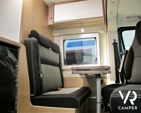 Carado Van 540: camper furgonato nuovo con letto matrimoniale trasversale, 3 posti letto. Su Fiat Ducato 140 CV. In vendita da Italia VR a Torino - Druento