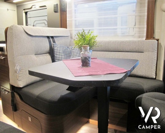 Hymer B-MC I 550 - camper nuovo motorhome con letto matrimoniale e basculante, accessoriato con pacchetto WhiteLine, su Mercedes Benz 170 CV