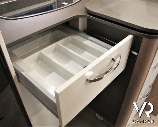 Burster Lyseo TD 690 G Privilege - camper semintegrale nuovo con letti gemelli e basculante, dinette trasformabile in letto, garage doppio portellone. Si Fiat Ducato 160 CV