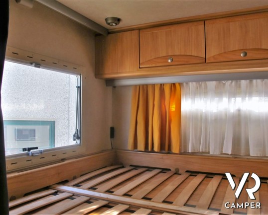 Adria Coral 660 DP - camper mansardato usato con 5 posti, idper famiglie e prima esperienza. Su Fiat Ducato 127 CV, dotato di veranda, retrocamera, sensori parcheggio