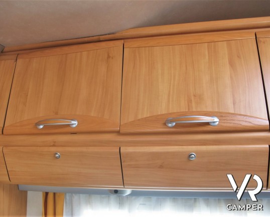 Adria Coral 660 DP - camper mansardato usato con 5 posti, idper famiglie e prima esperienza. Su Fiat Ducato 127 CV, dotato di veranda, retrocamera, sensori parcheggio