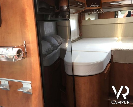 Carthago Compactline I 143 LE: camper usato motorhome 4 posti, con letti gemelli e letto basculante. Su Fiat Ducato 150 CV. Venduto da Italia VR a Torino.